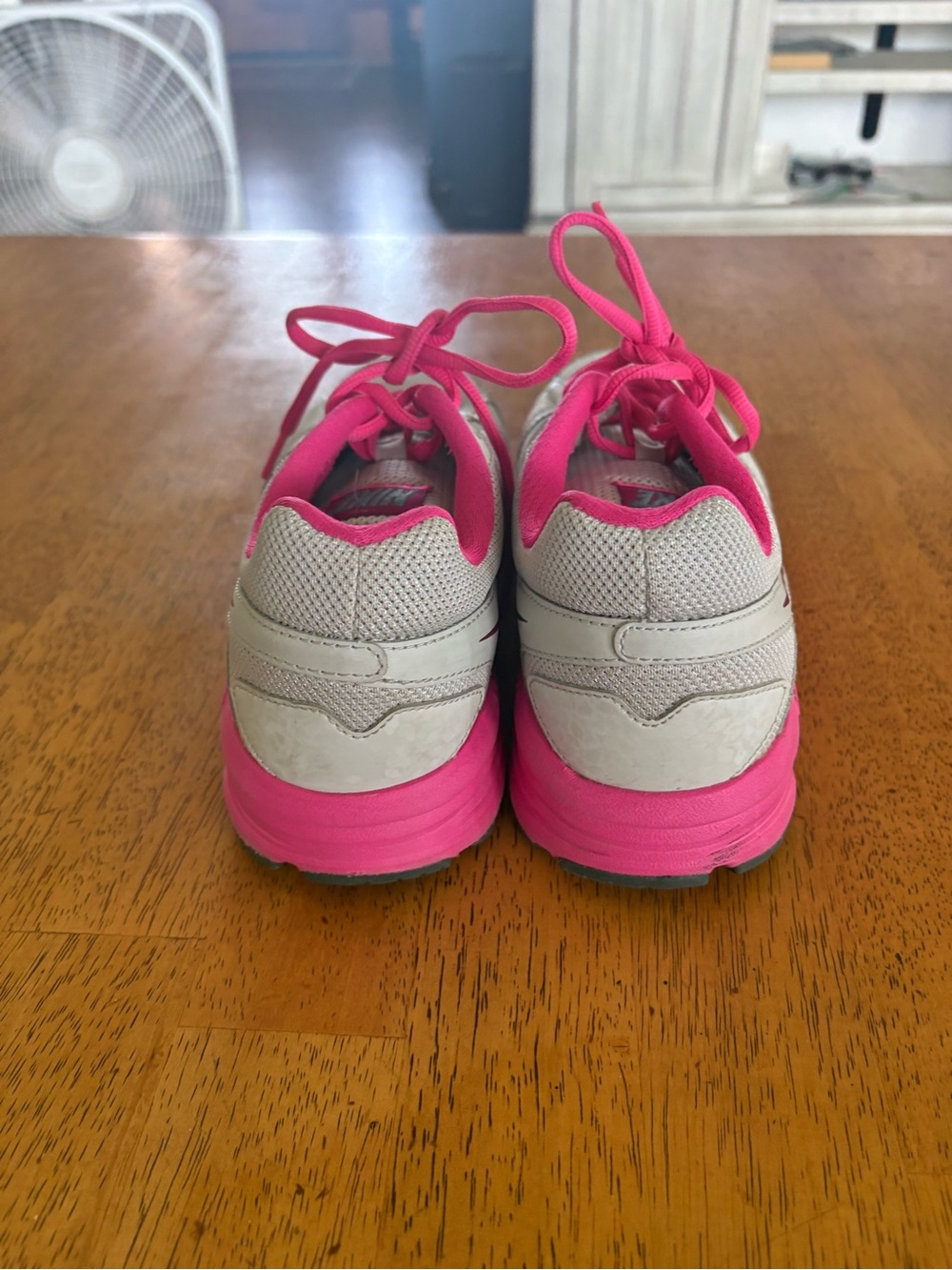 Nike shoes - Picture 9 of 11